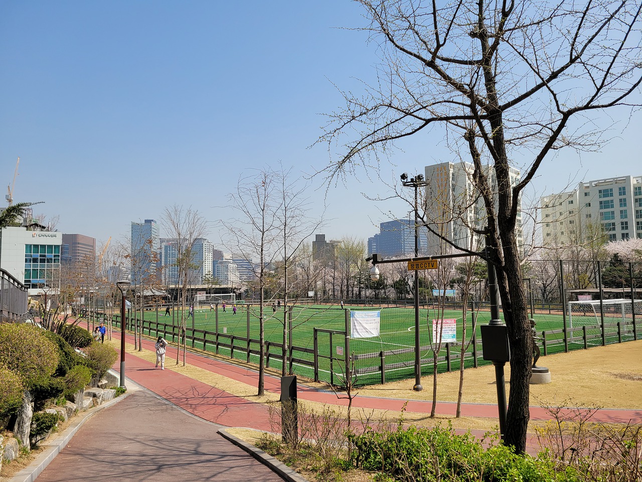 隊展現了堅